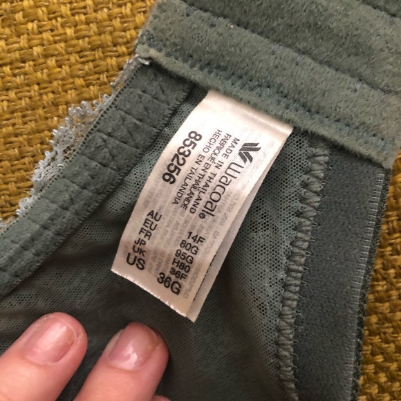 Barely worn 34G Wacoal bras! Get all 3! - Picture 4 of 5